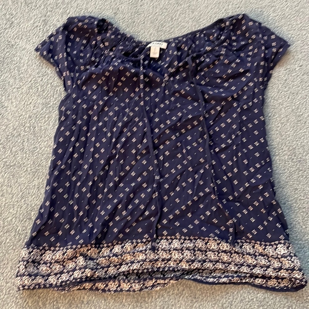 Old Navy blouse size small petite navy blue with white designs